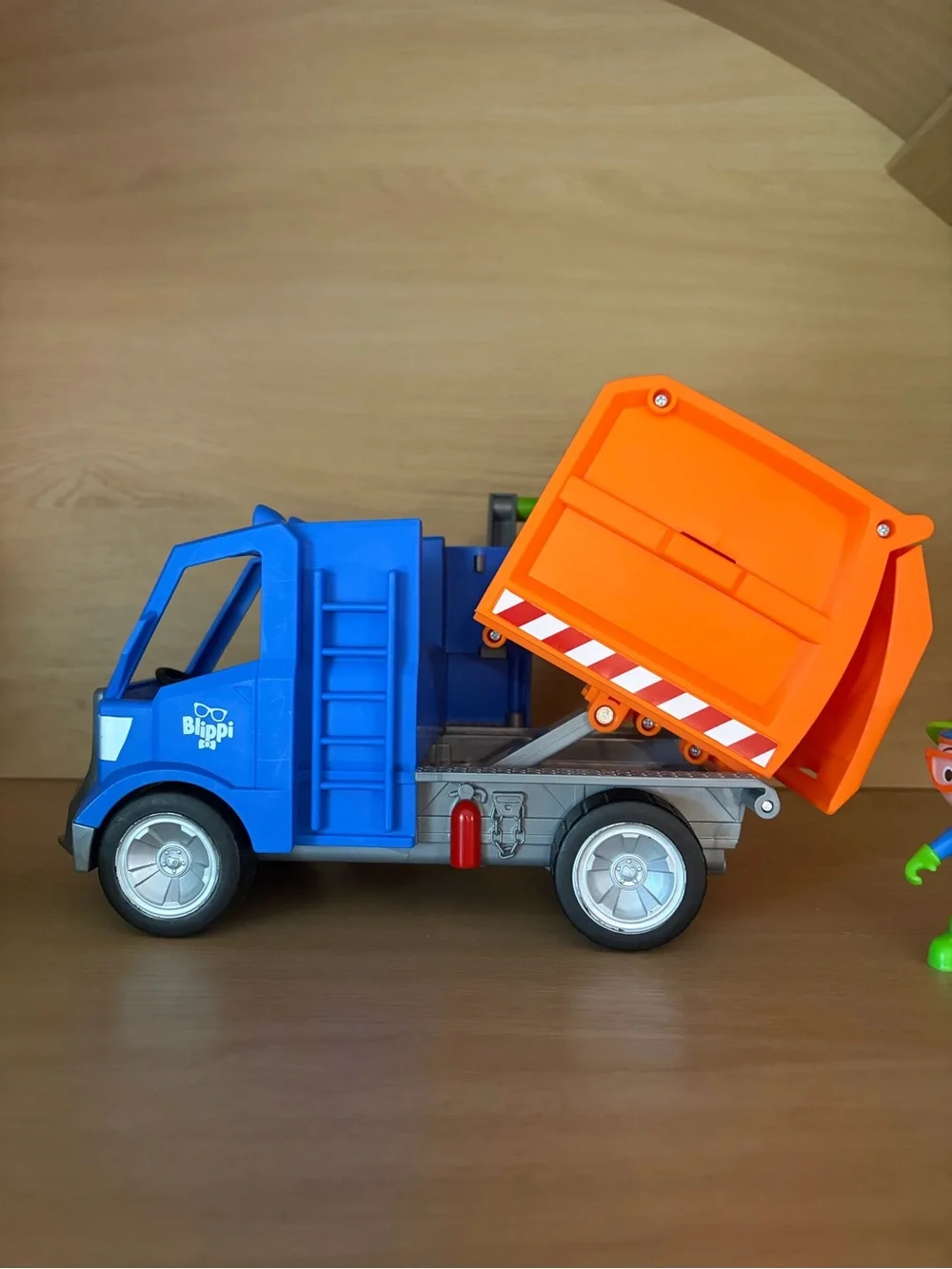 ✨$12✨Blippi Recycling Truck with Sound + Blippi Figure + Recycle Bin